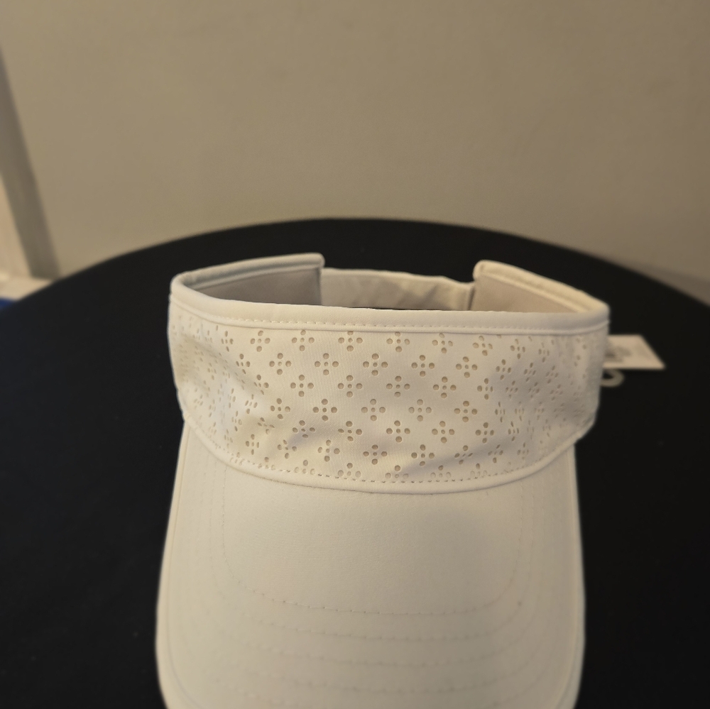 Walter Hagen Women's Perforated Adjustable Golf Visor - Picture 4 of 8